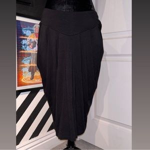 Bebe - Black Stretchy Pencil Skirt w/ pockets - Women’s Size Medium